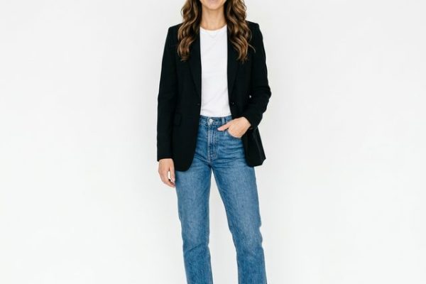 Minimalist Style Guide: How to Look Chic with Less